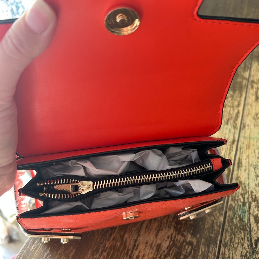 💖HOST PICK💖
Aldo Red Croc-Embossed Top-Handle Shoulder Bag with Gold Hardware - Picture 5 of 7